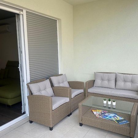 Modern New Apartment In מאקרסקה מראה חיצוני תמונה