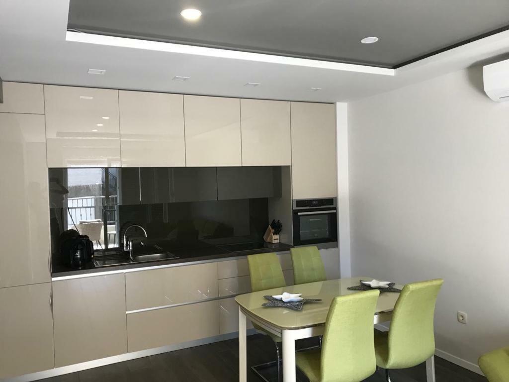 Modern New Apartment In מאקרסקה מראה חיצוני תמונה