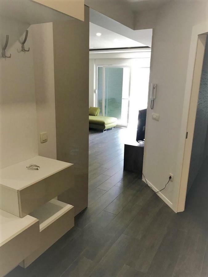 Modern New Apartment In מאקרסקה מראה חיצוני תמונה